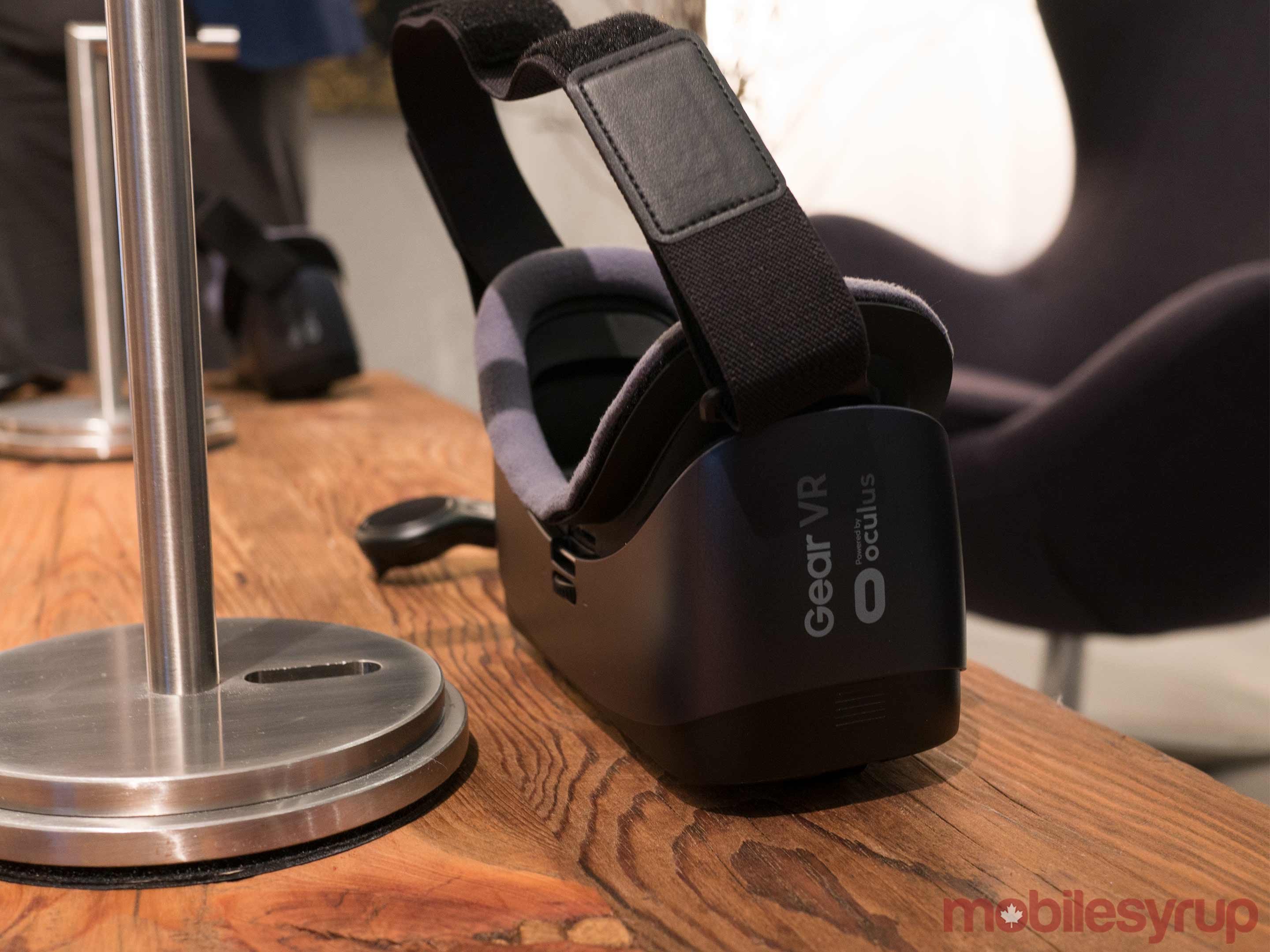 gear-vr-on-table