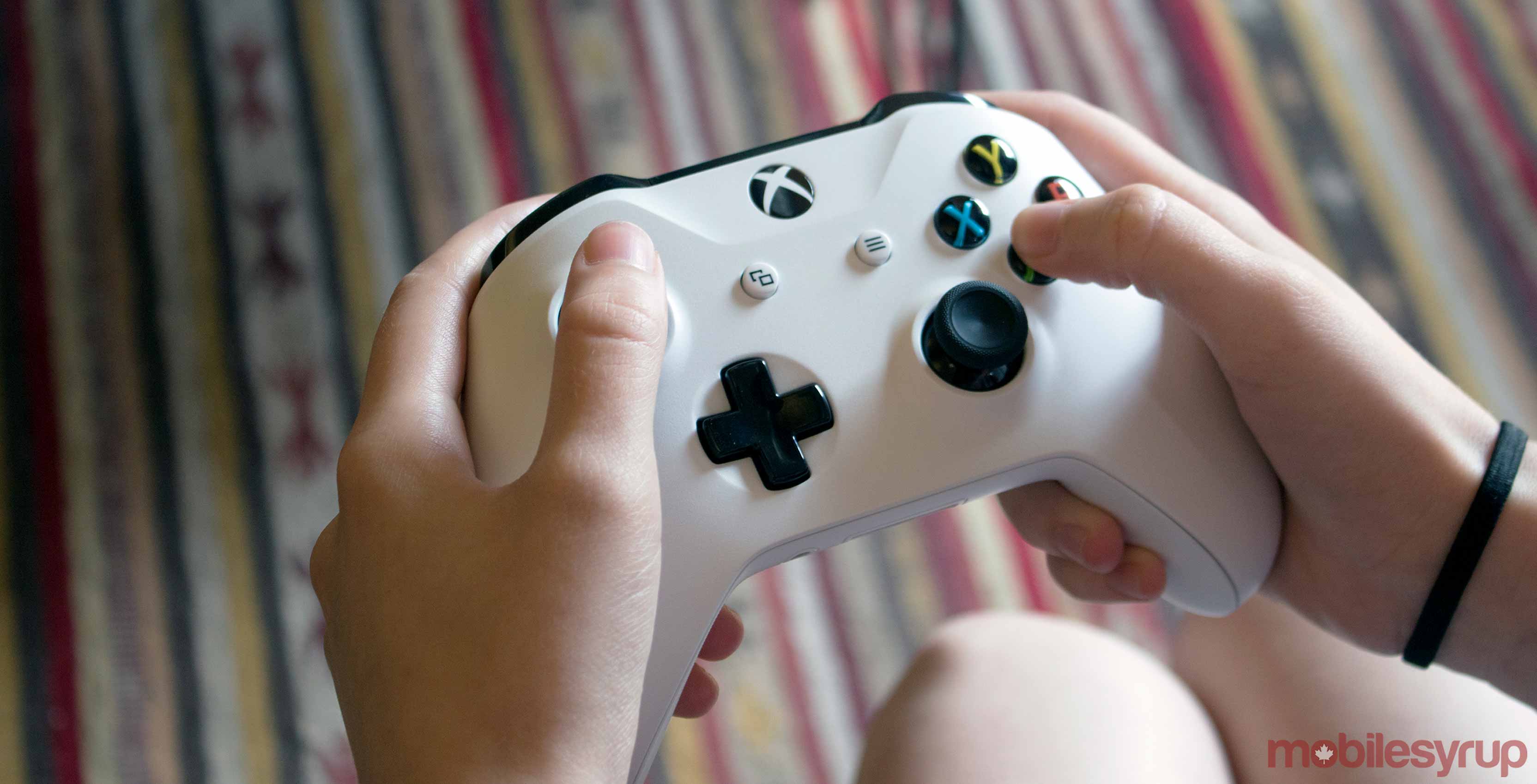 Xbox One controller playing Xbox live