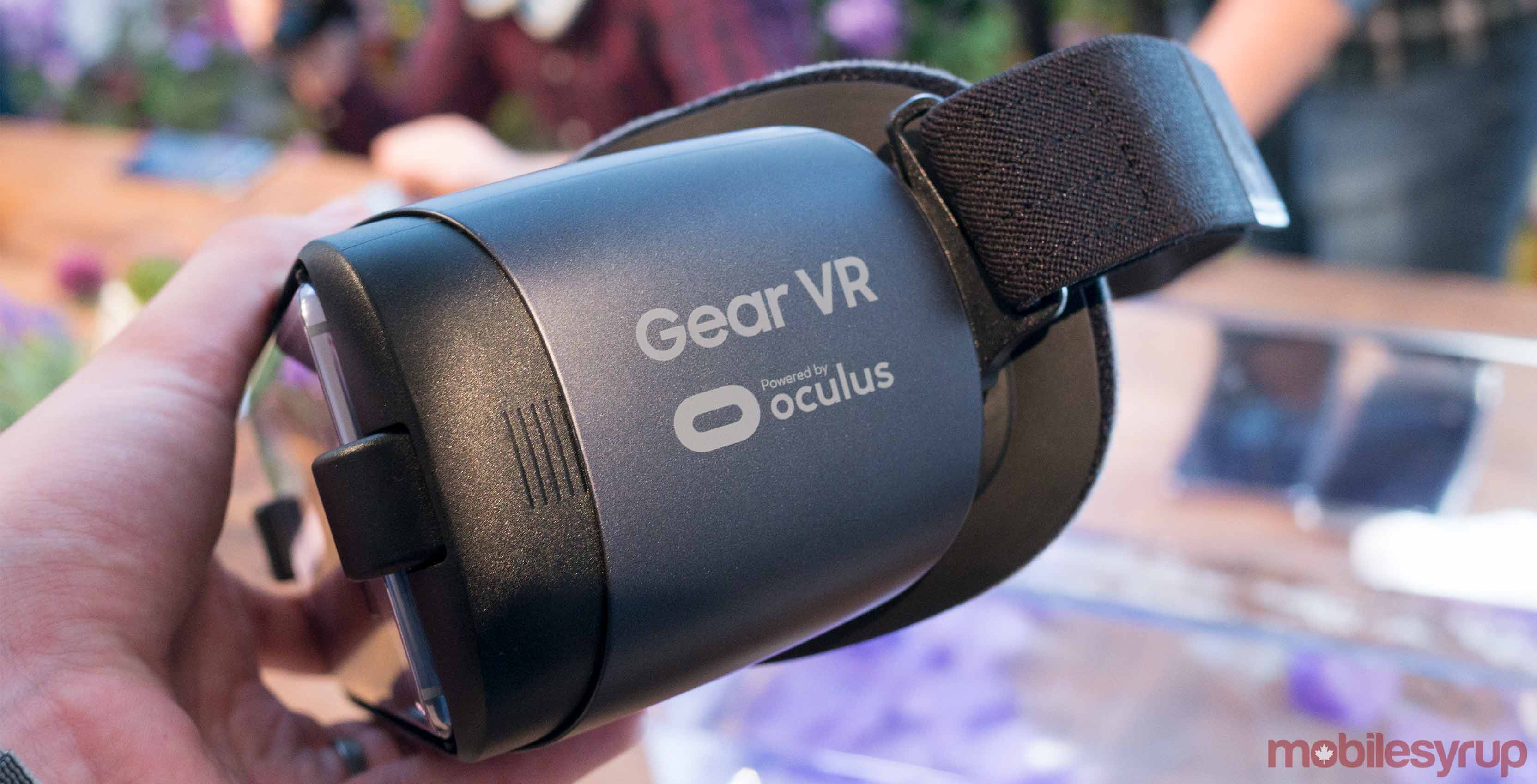 Samsung Gear VR in hand