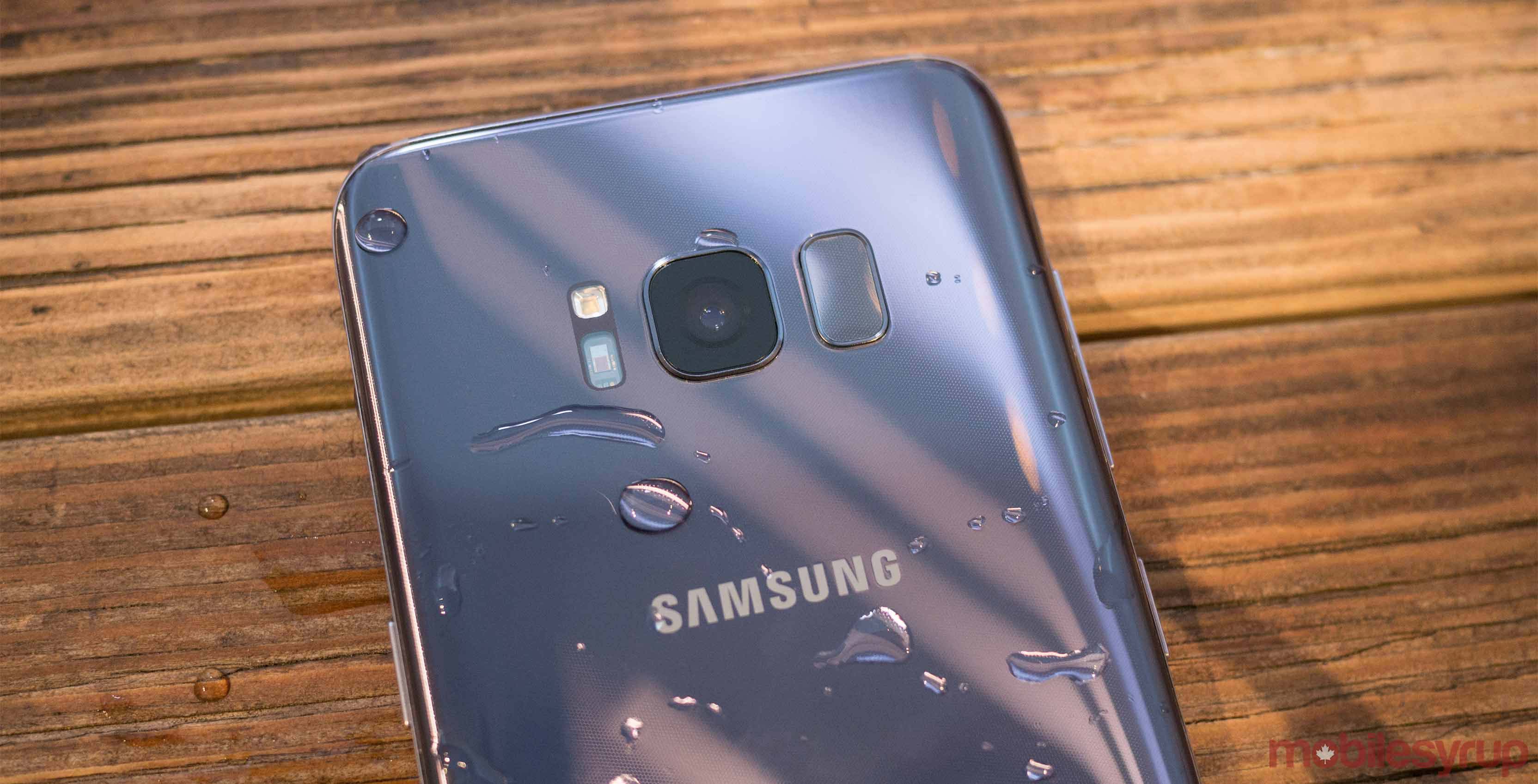 Samsung Galaxy S8 back wet