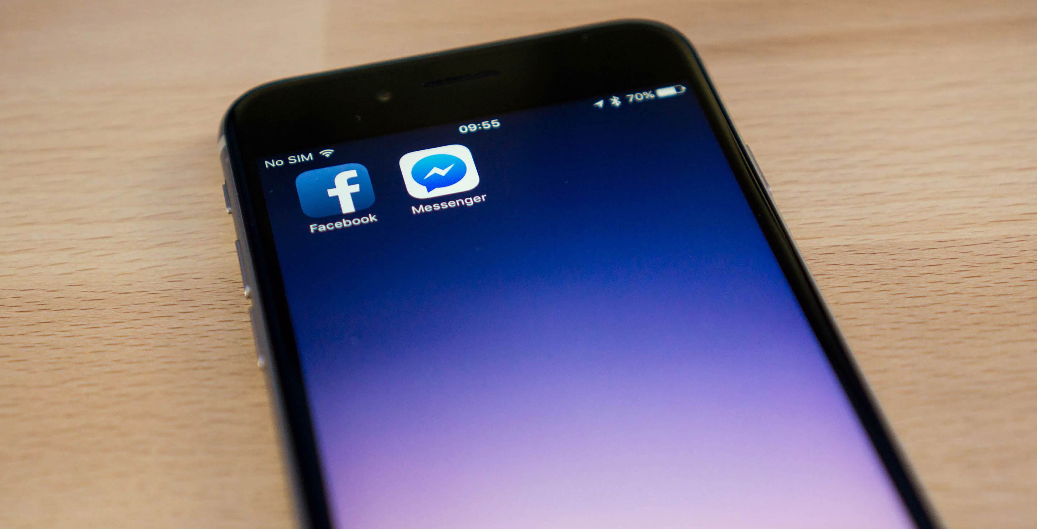 Facebook and Messenger app on iPhone