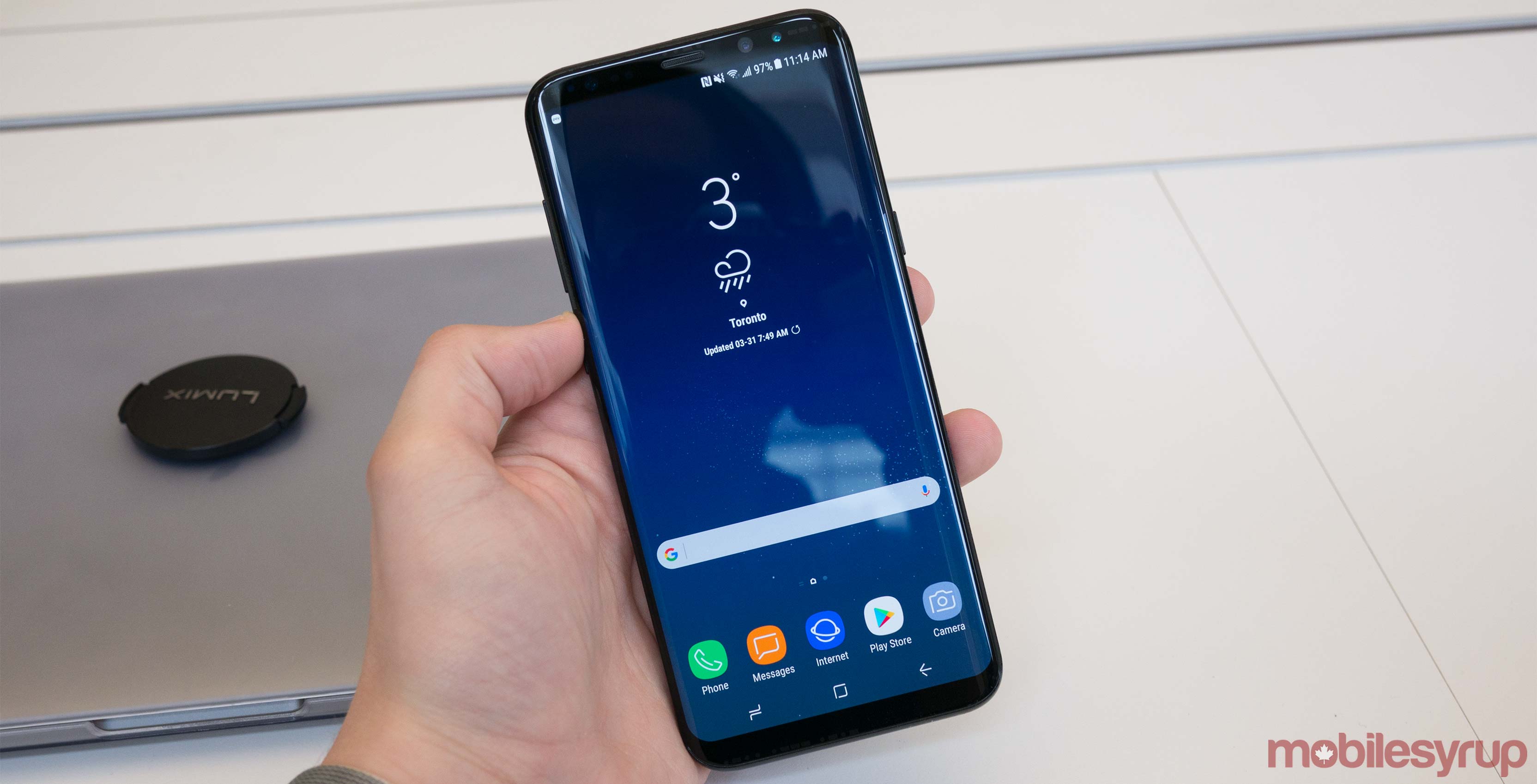 Samsung Galaxy S8 in the hand