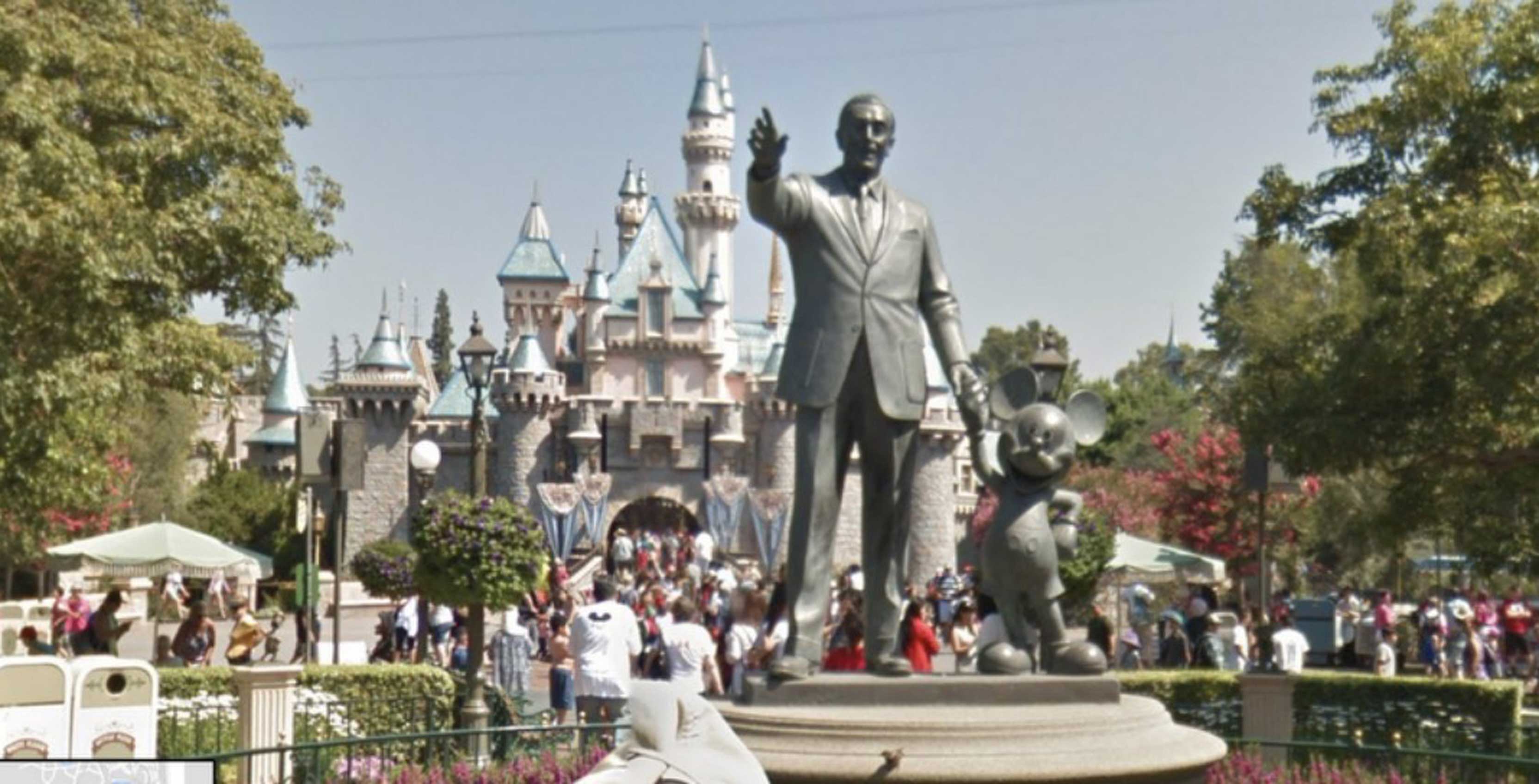 Google Street View visits Disneyland Park