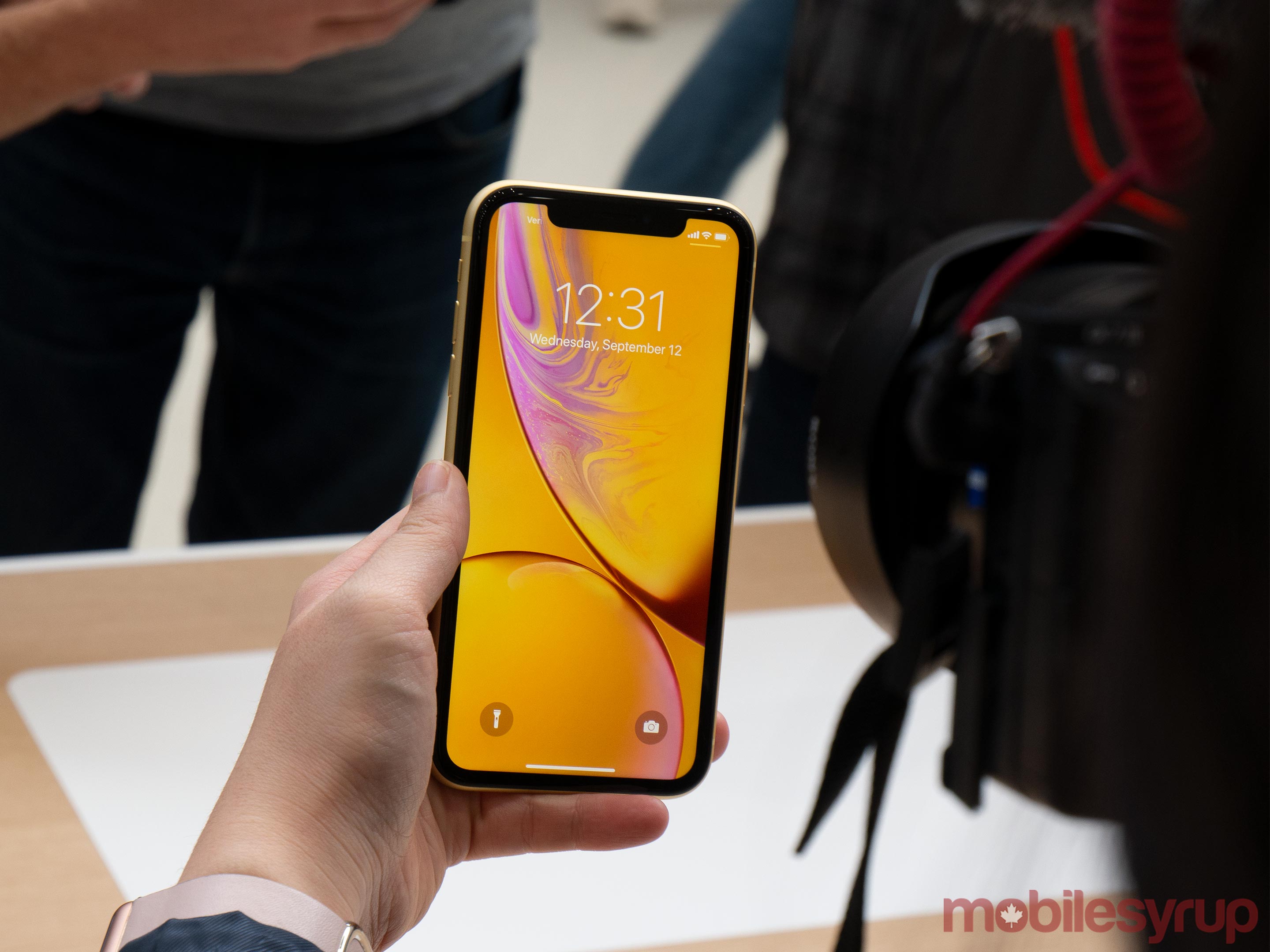 iPhone XR Yellow 