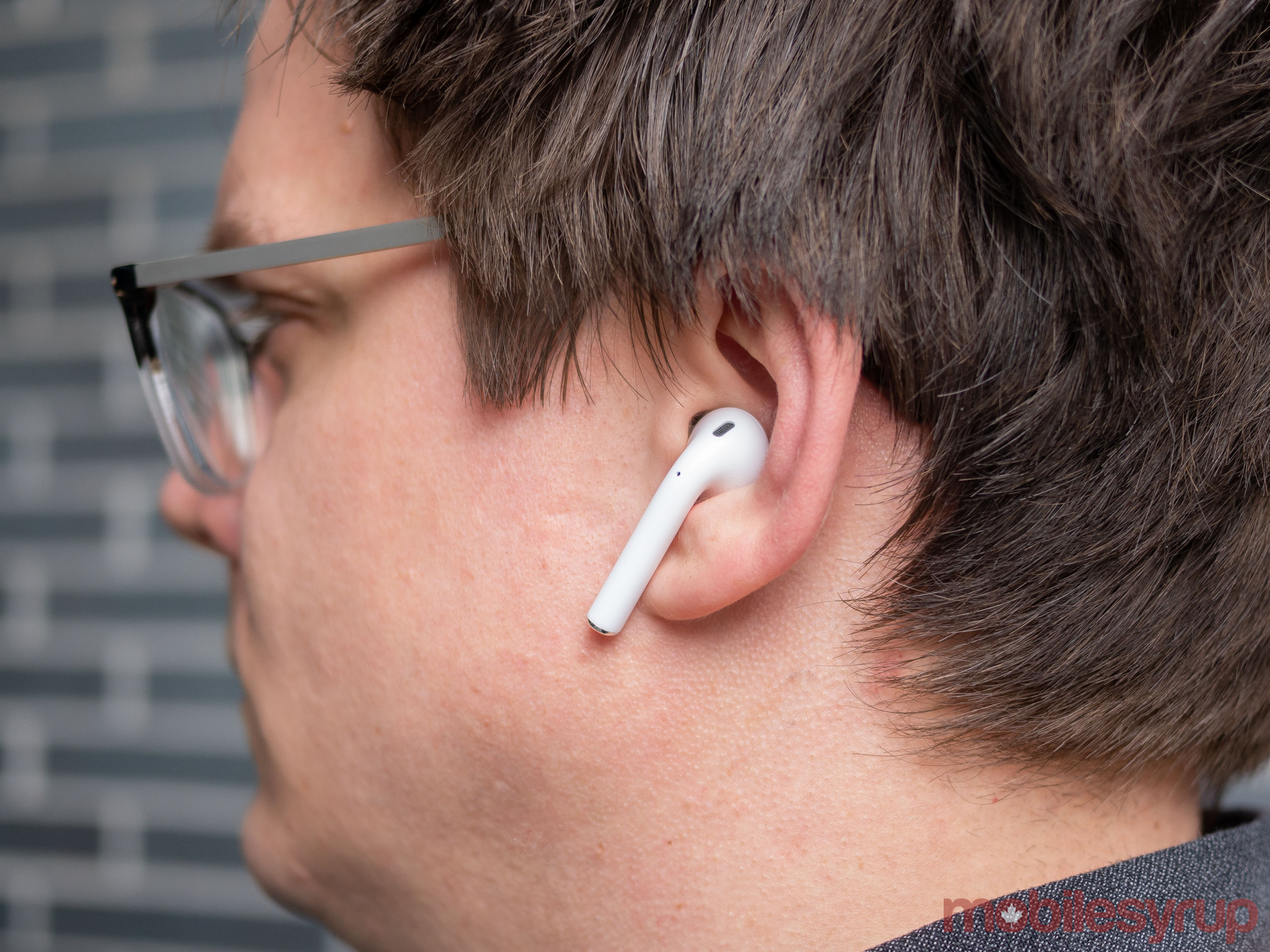 AirPods 2019 in ear
