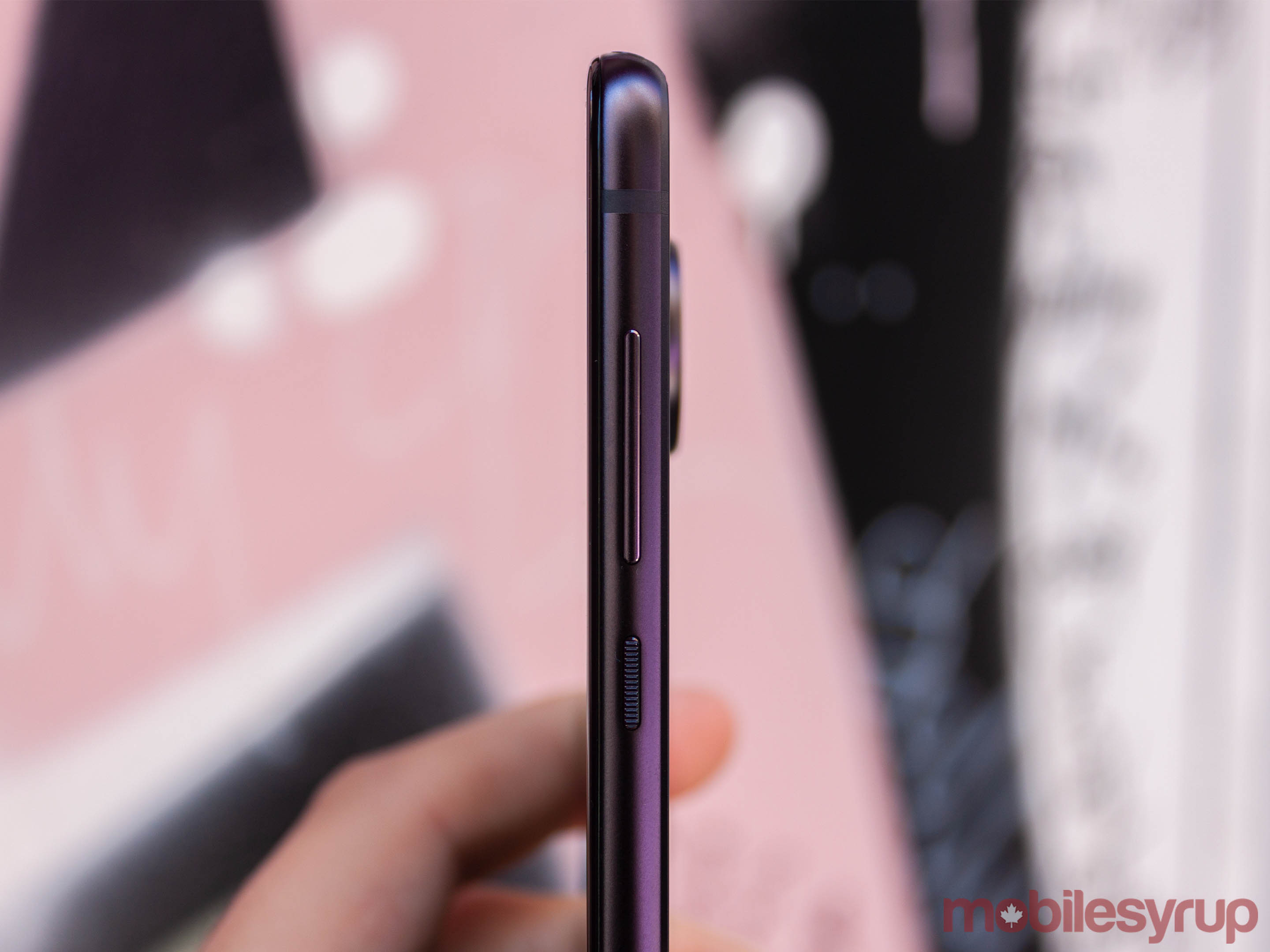 Moto Z4 power and volume buttons