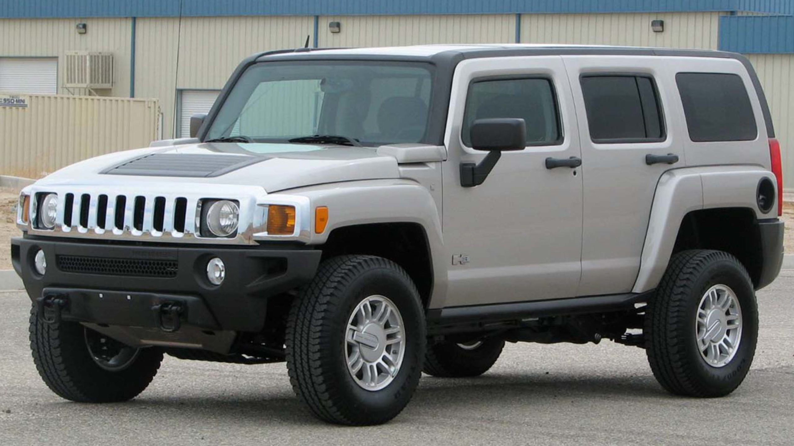 GM to revive Hummer brand with all-electric pickup truck