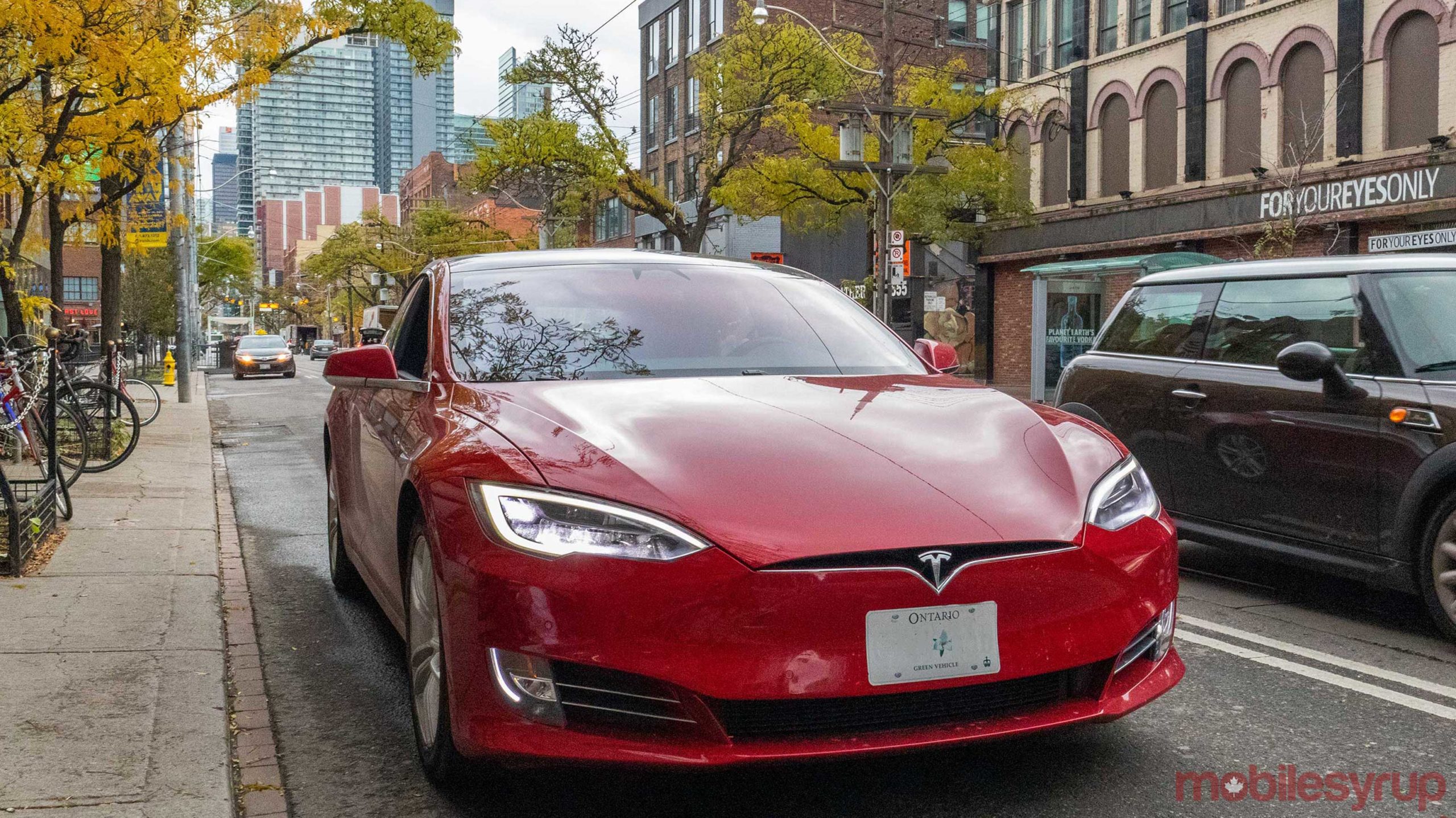 Quebec electric vehicle rebate likely to continue past 2021