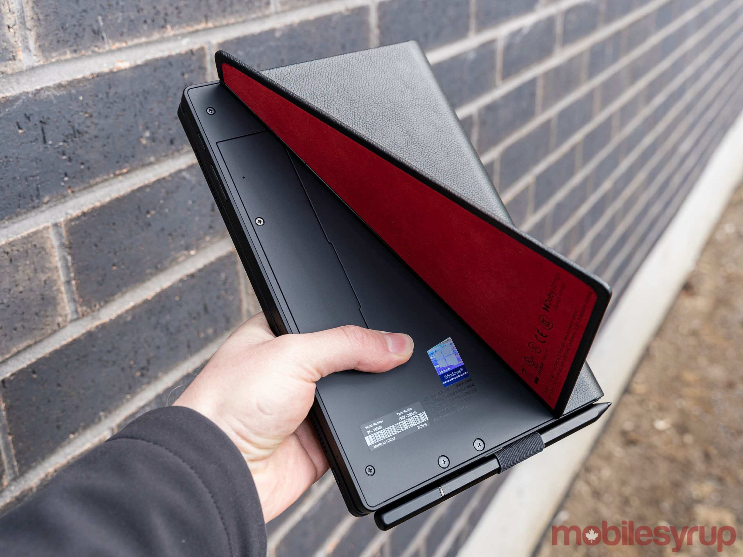 Lenovo Thinkpad X1 Fold Review: Fun to fold, frustrating to use