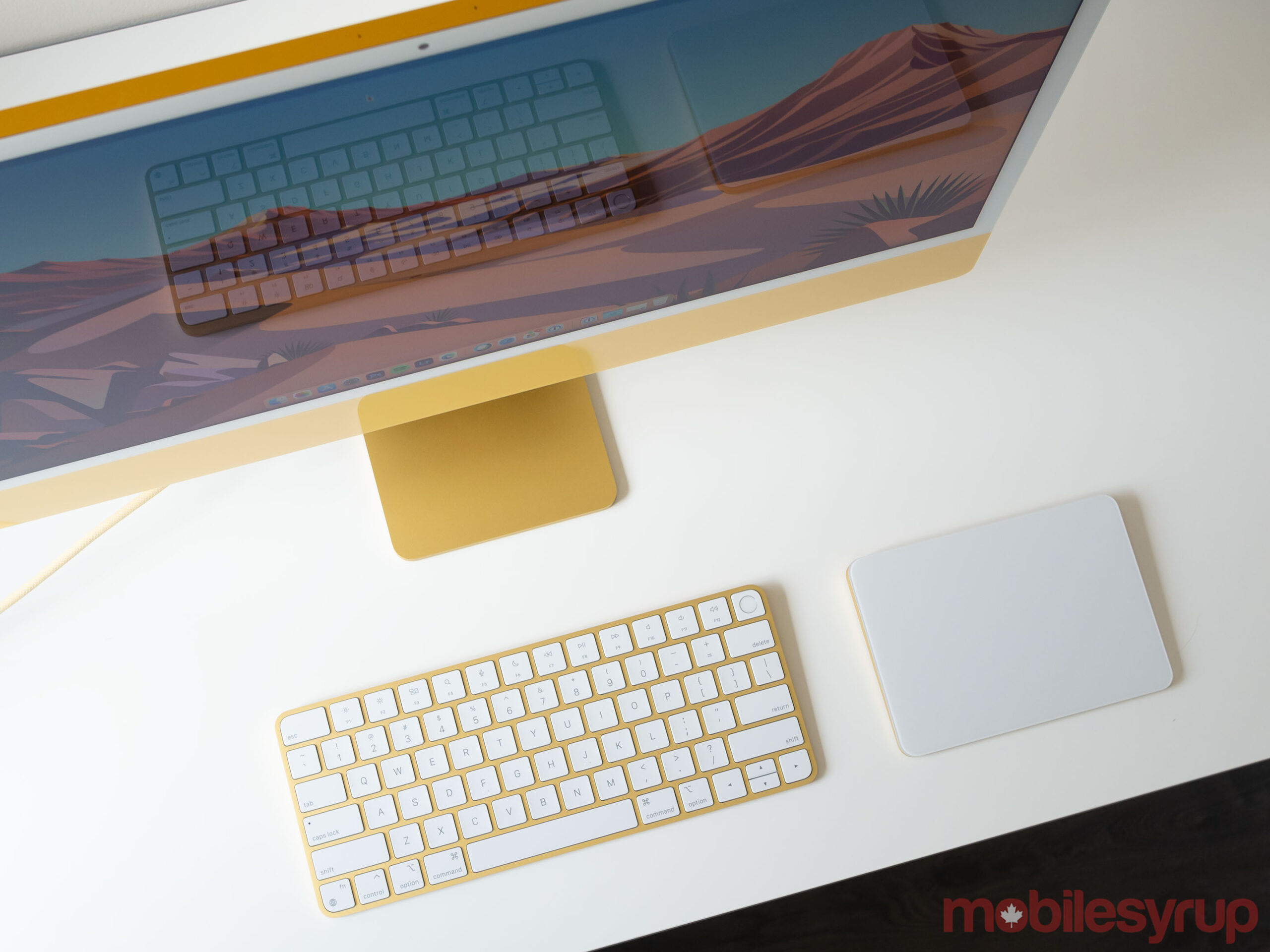 24-inch iMac 2021 top-down view 