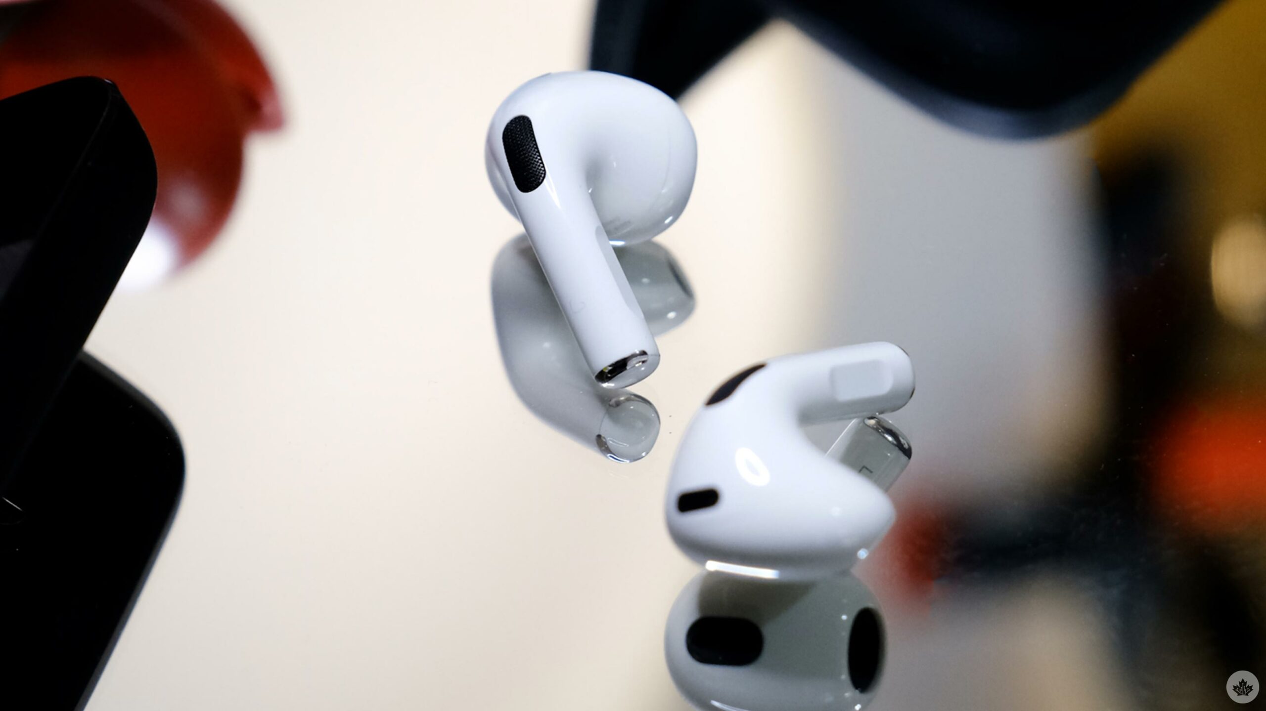 Il vicepresidente di Apple afferma che gli AirPods beneficeranno di “più larghezza di banda” rispetto alla tecnologia Bluetooth