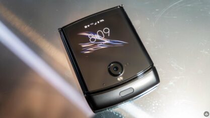 Alleged Motorola Razr 3 hands-on shows off crease-less display