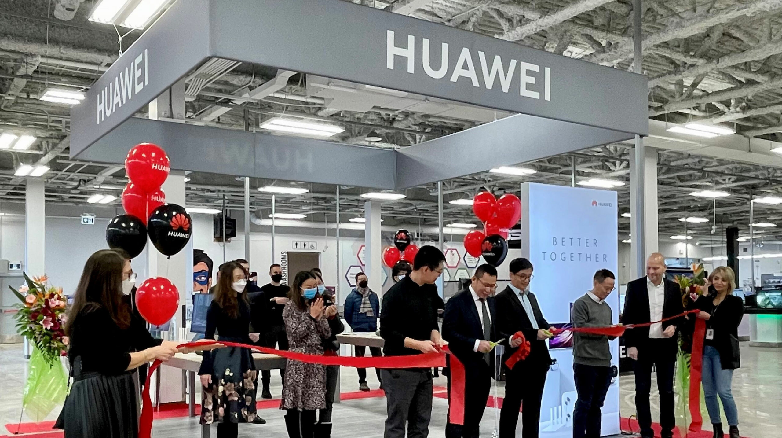 Huawei Store Opening Scaled