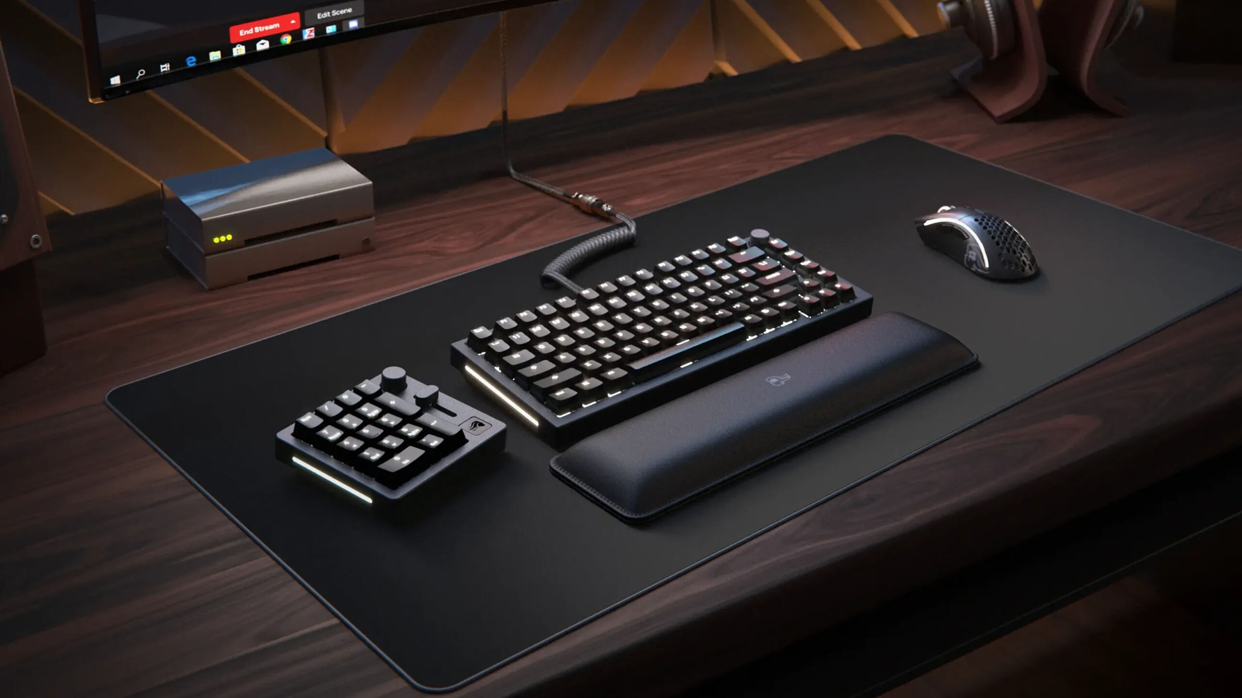 Glorious unveils wireless GMMK Numpad with knobs and sliders thumbnail