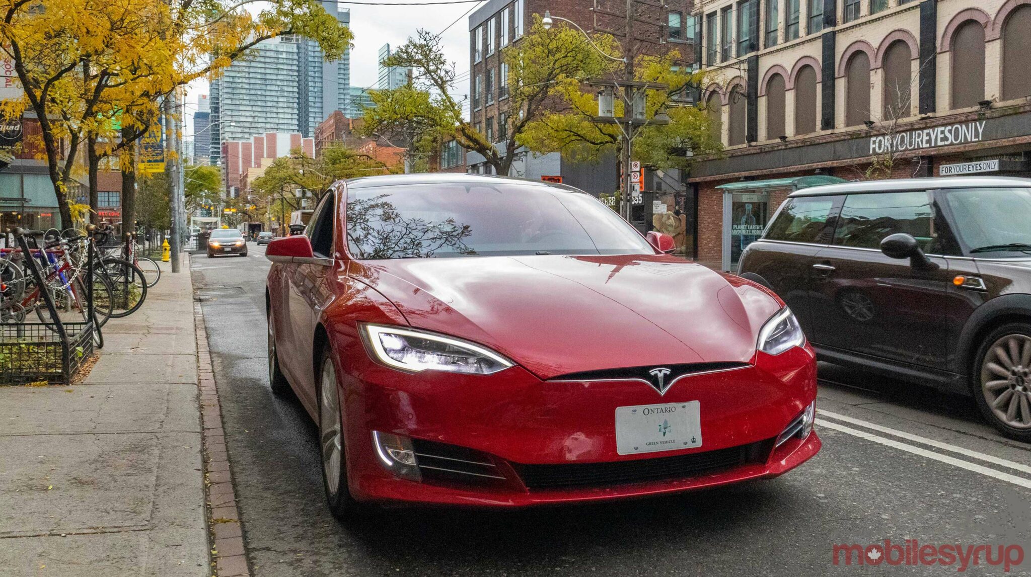 Canadian Tesla owner charged for sleep-driving at speeds of 150 km/h