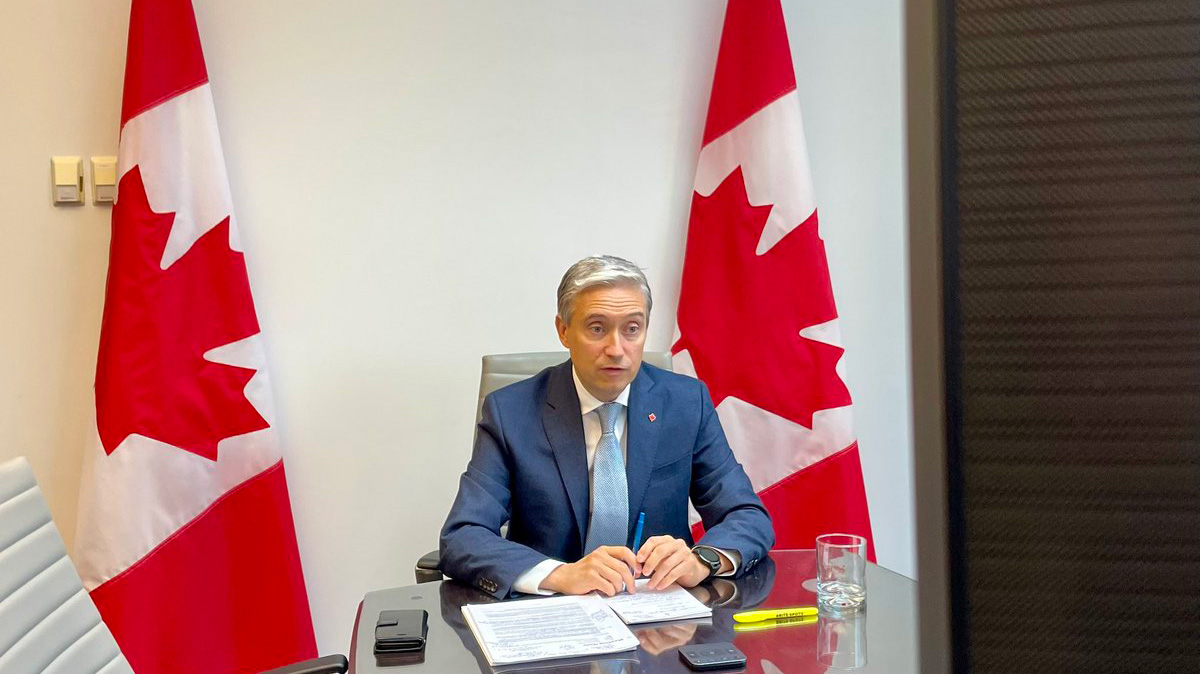 Minister Champagne requests Canadian Security Telecommunications Advisory Committee address network reliability - MobileSyrup