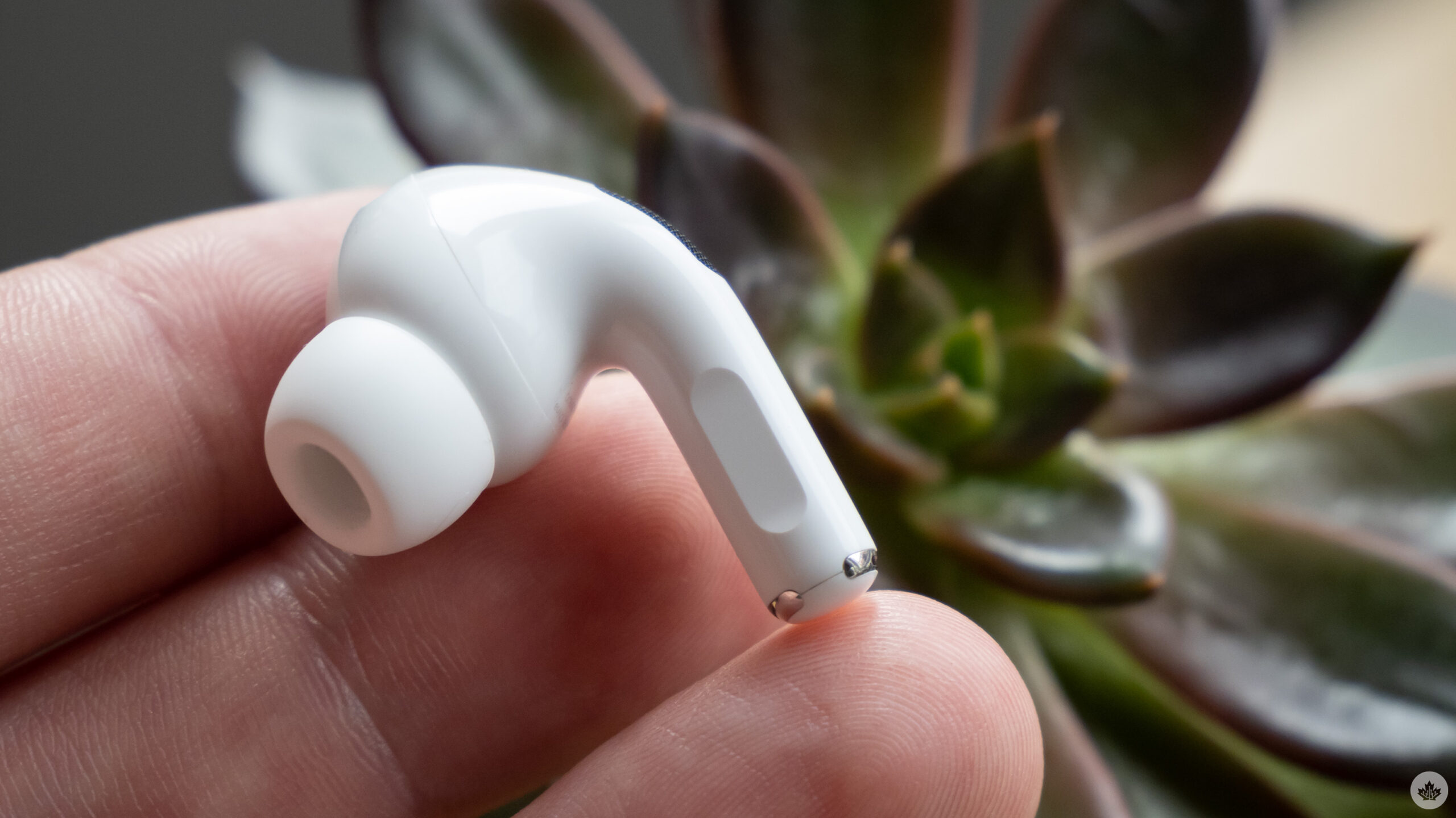 ‘Adaptive Transparency’ isn’t coming to Apple’s older AirPods after all thumbnail
