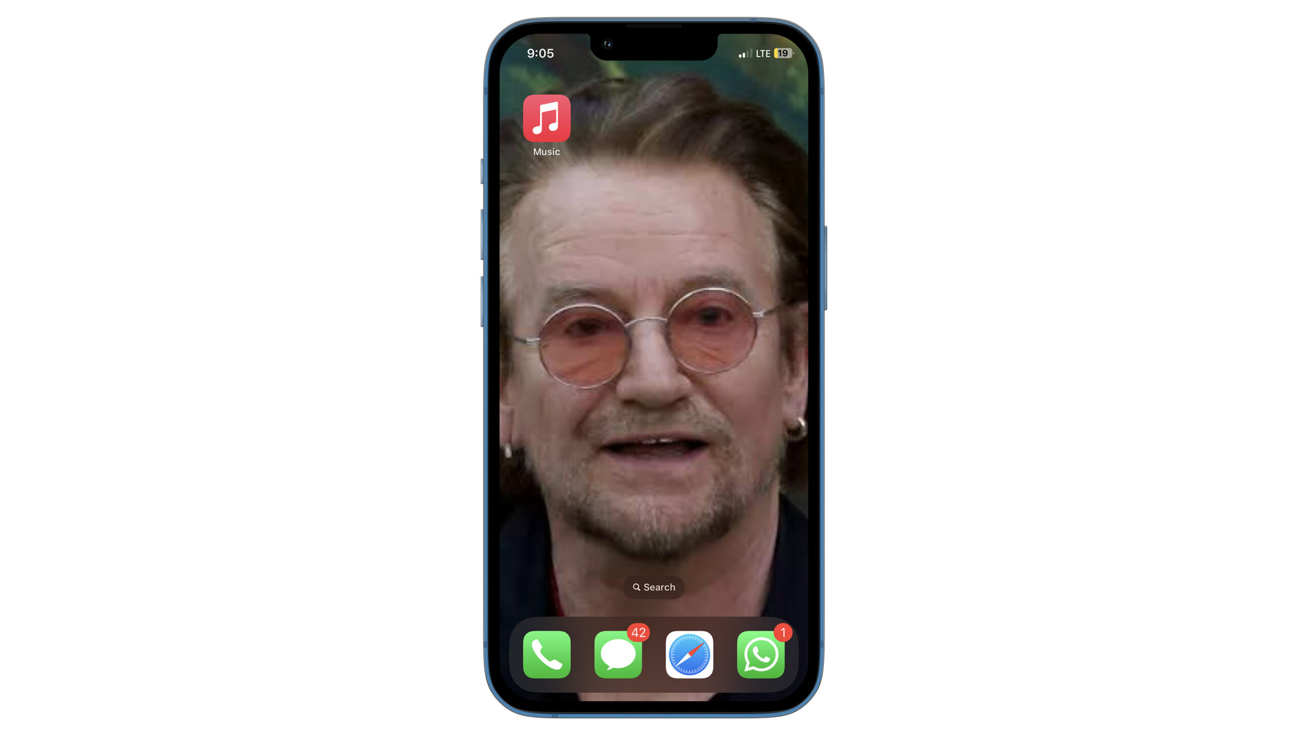Bono apologizes for infecting your iPhone with U2’s album