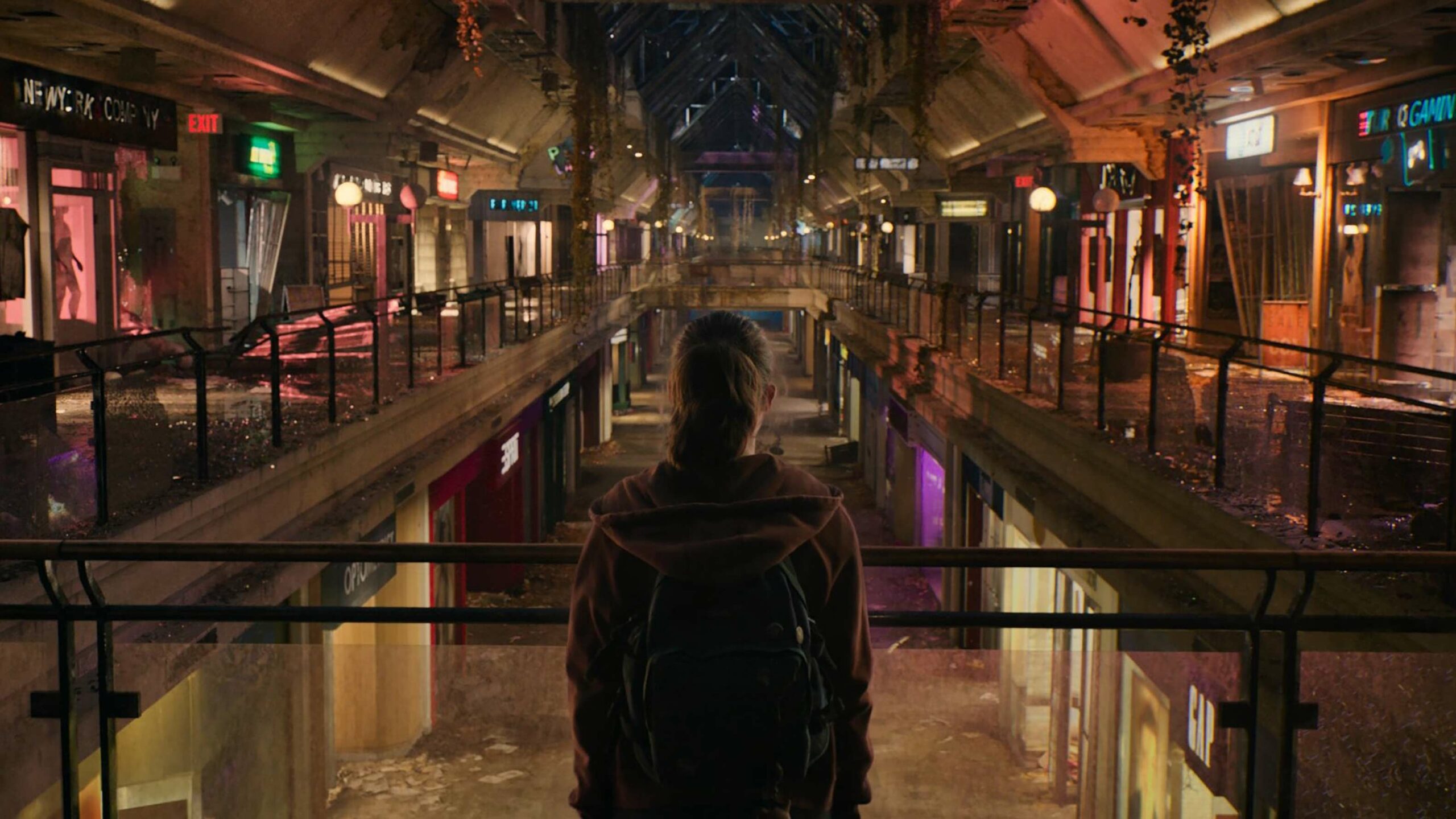 The Last of Us Ellie in mall