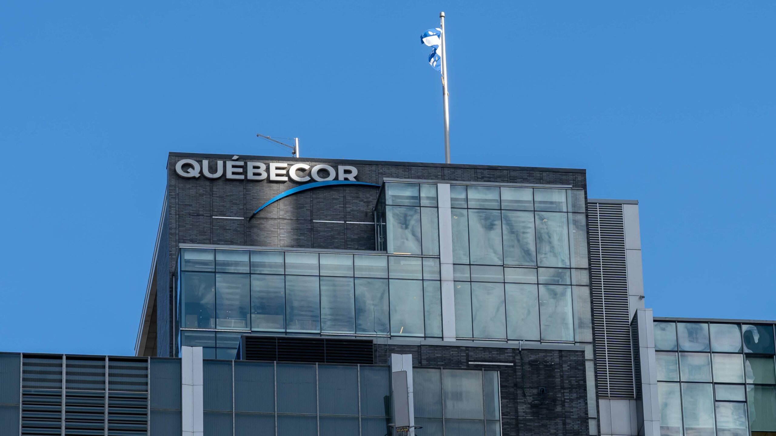 Québecor credits itself for cellular services price drop in StatCan's CPI report