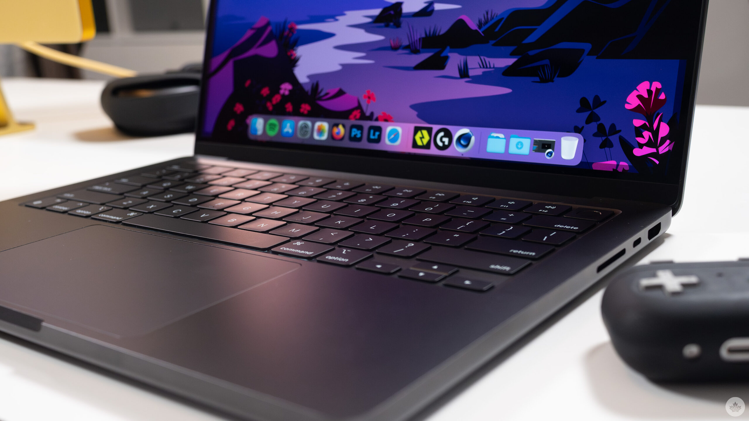 M3 Macbook Pro teardown details the new ‘Space Black’ anodized finish